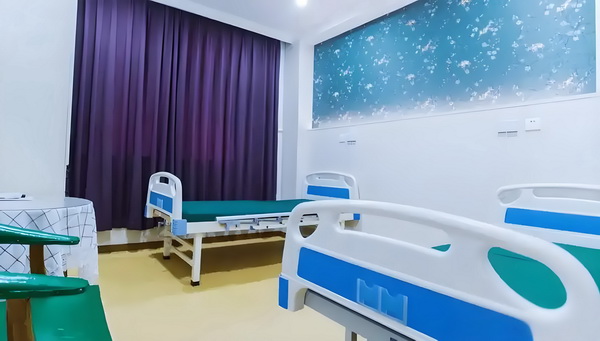 深圳普通入户_汪小菲带儿女到内蒙古，玥儿骑马他牵马 赢他易了太容如果的钱你想