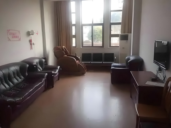 应届毕业生深圳落户条件_新华社消息｜泰国代理总理28日赴马讨论泰柬边境问题 总理28日一提值得的是
